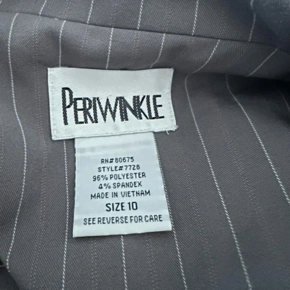 Periwinkle Women’s Suits Size 10 - Picture 5 of 10